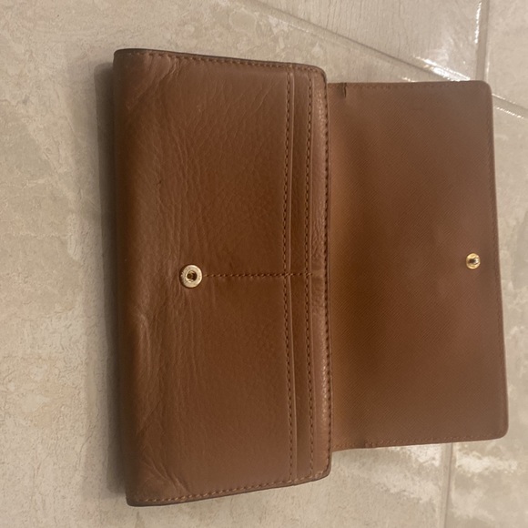 Micheal Kors wallet - Picture 3 of 3